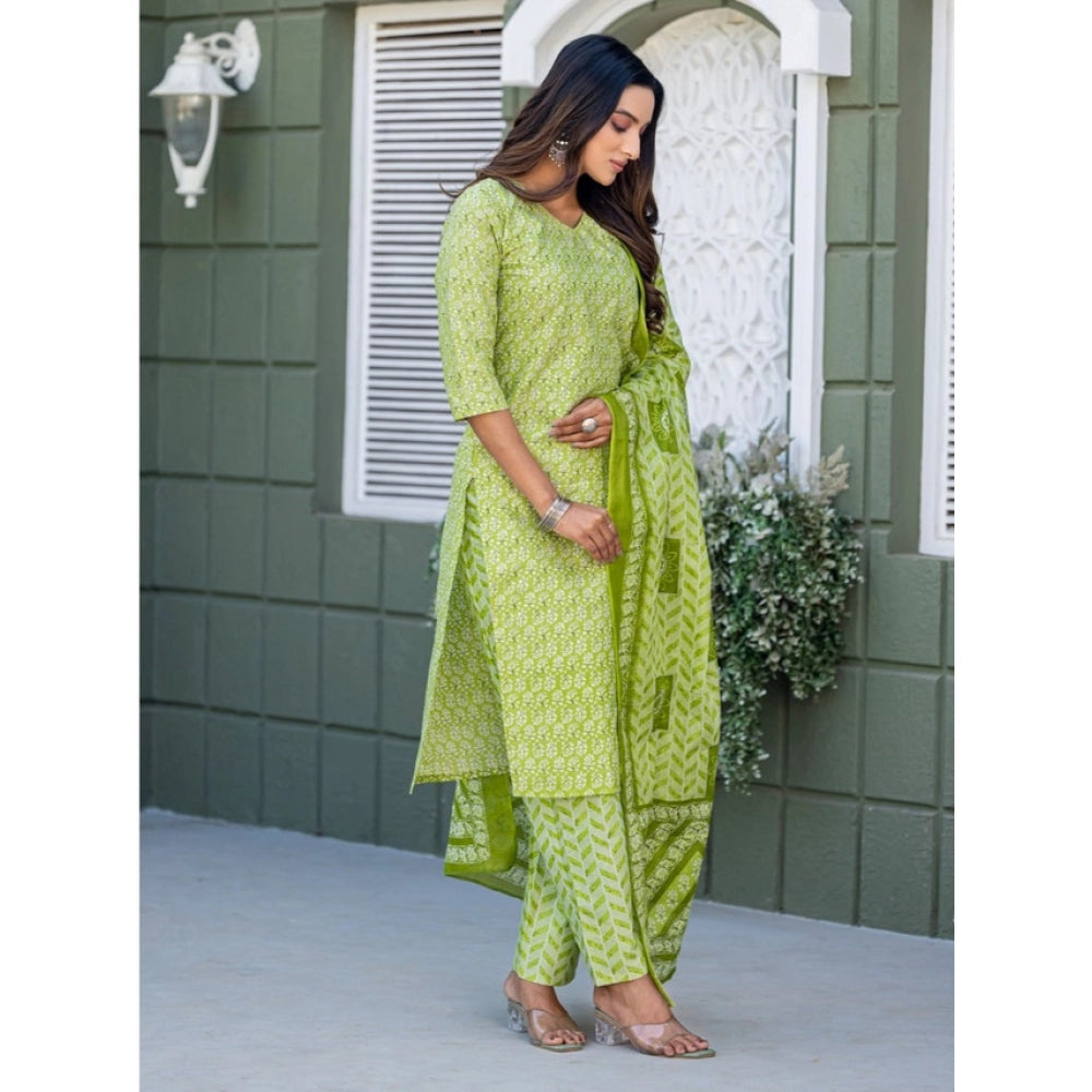 Snuggle Spot Women's Cotton Blend Printed Kurti With Pant Dupatta Set (Parrot)