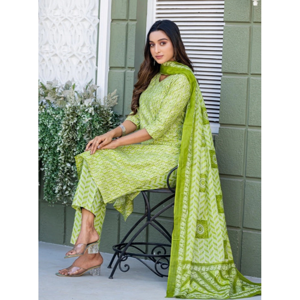 Snuggle Spot Women's Cotton Blend Printed Kurti With Pant Dupatta Set (Parrot)