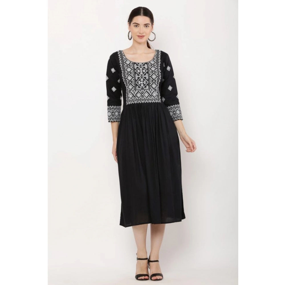 Snuggle Spot Women's Casual Rayon 3-4th Sleeves Kurti (Black)