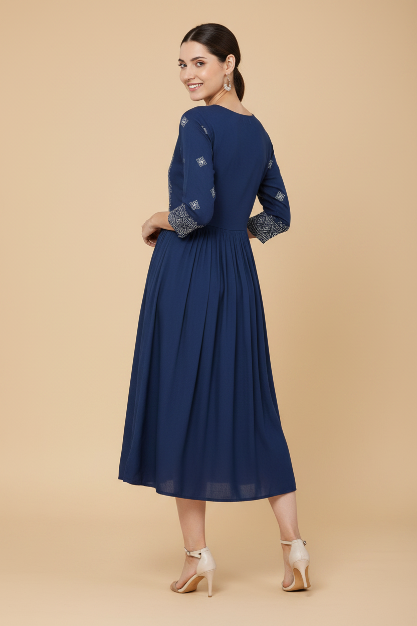 Snuggle Spot Women's Casual Rayon 3-4th Sleeves Kurti (Blue)