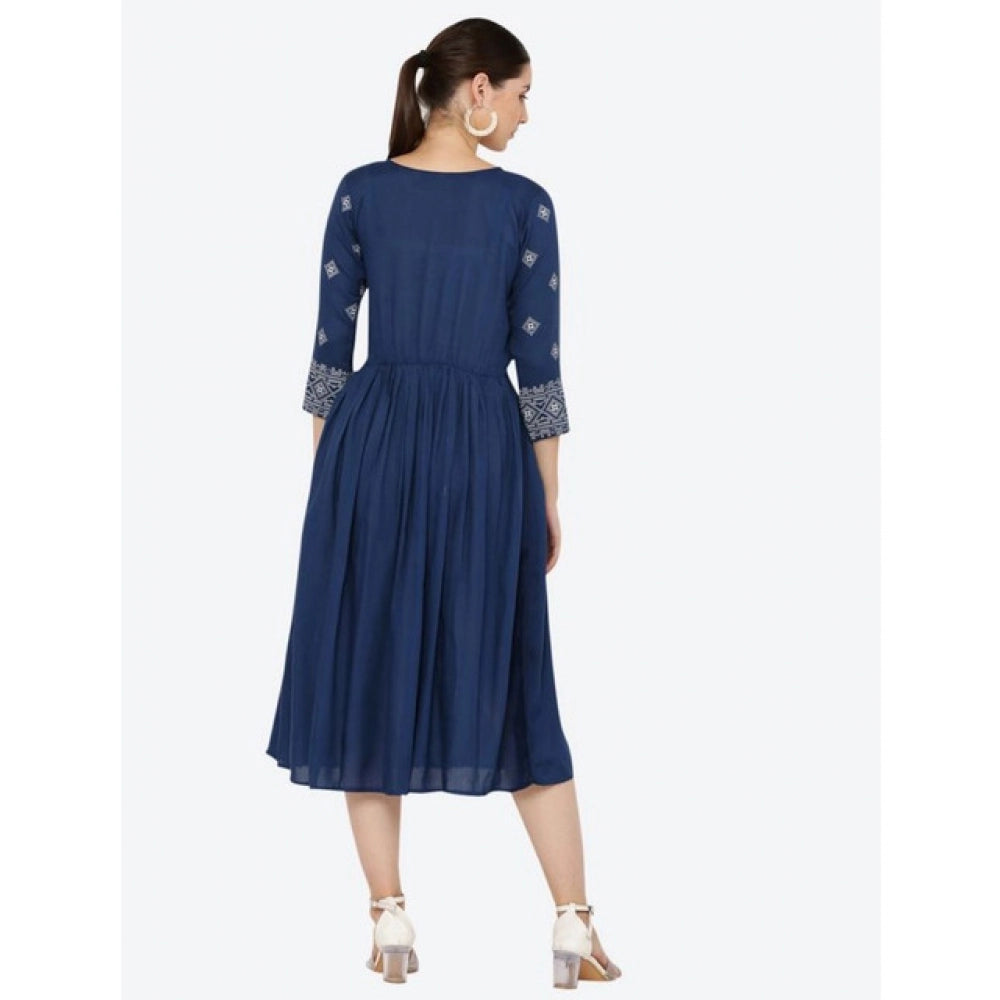 Snuggle Spot Women's Casual Rayon 3-4th Sleeves Kurti (Blue)