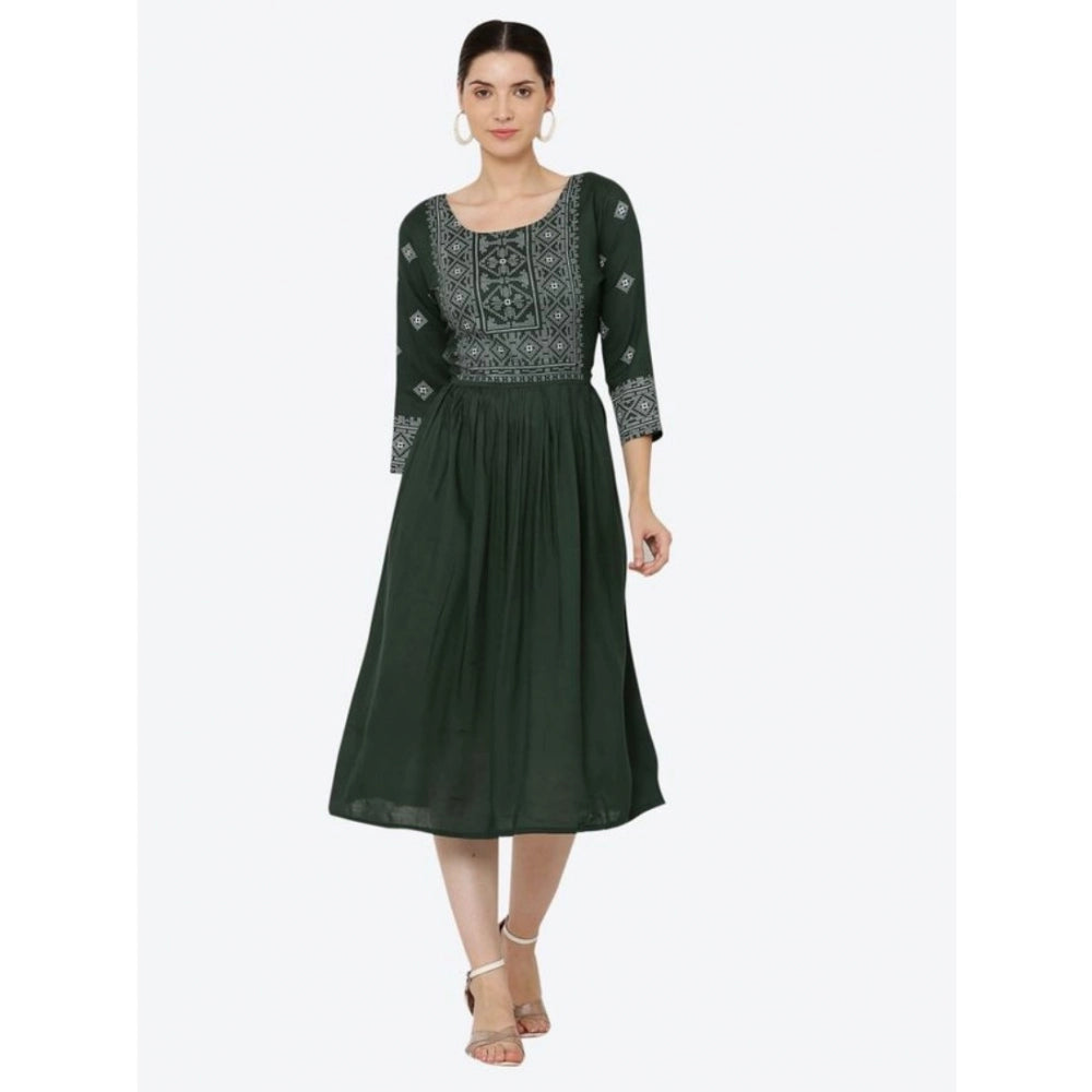 Snuggle Spot Women's Casual Rayon 3-4th Sleeves Kurti (Green)