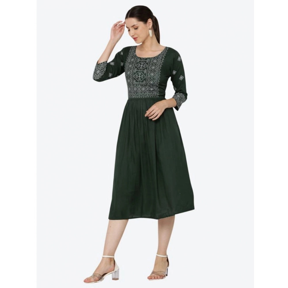 Snuggle Spot Women's Casual Rayon 3-4th Sleeves Kurti (Green)