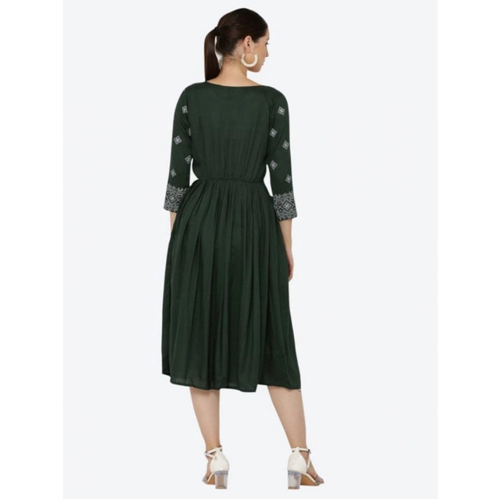 Snuggle Spot Women's Casual Rayon 3-4th Sleeves Kurti (Green)