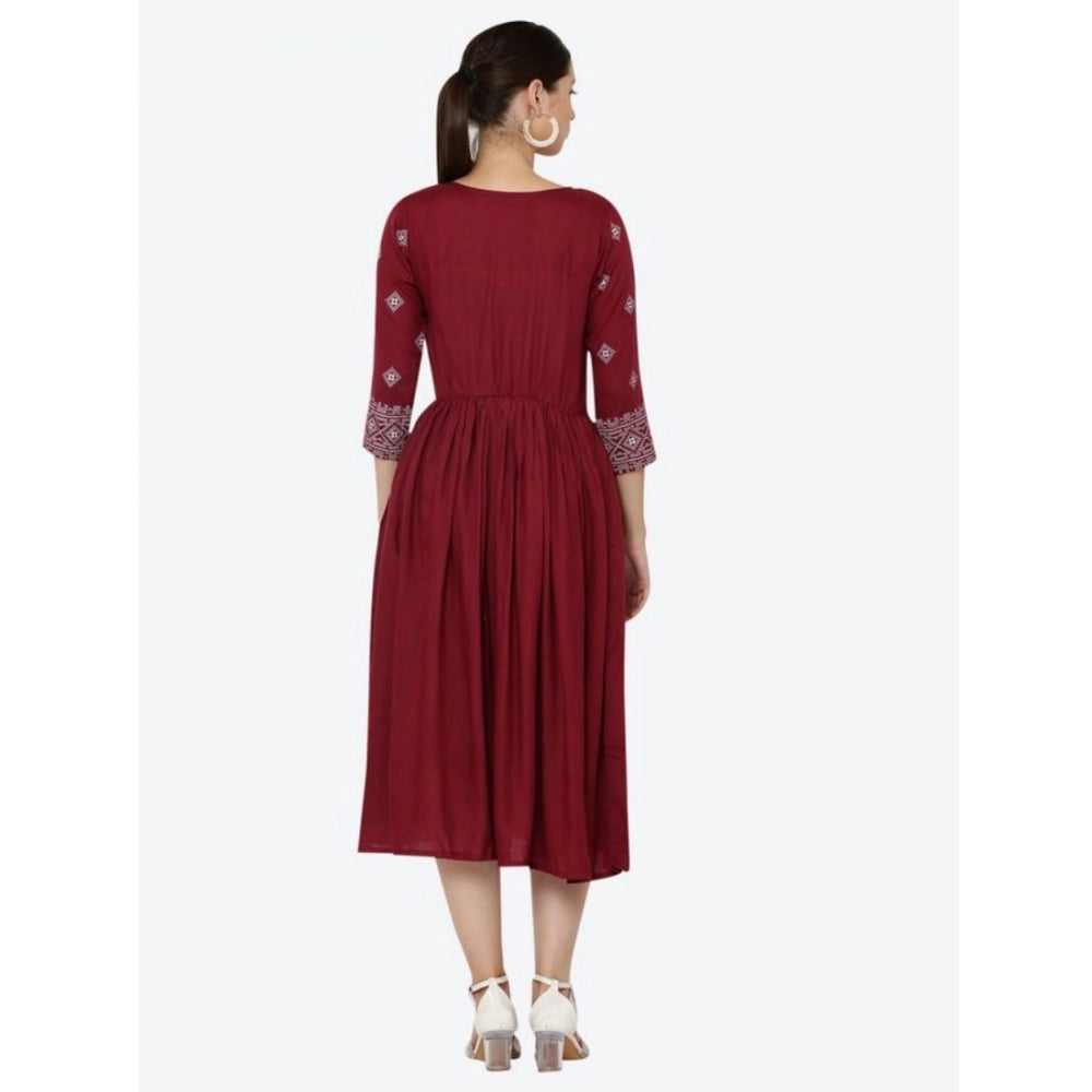 Snuggle Spot Women's Casual Rayon 3-4th Sleeves Kurti (Maroon)
