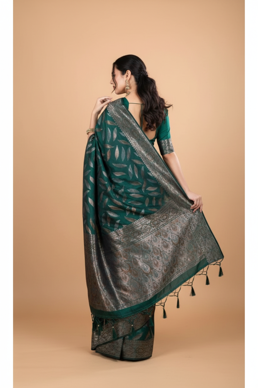 Snuggle Spot Women's Soft Silk Jacquard Saree With Unstitched Blouse 5.5Mtr (Green)